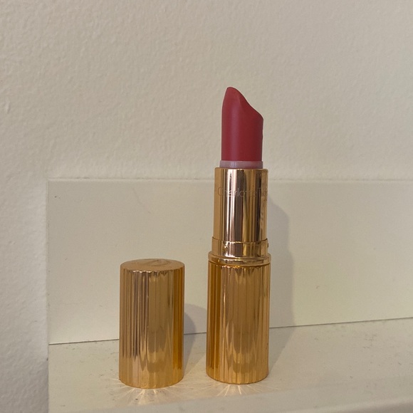 Charlotte Tilbury lipstick, color: Miranda way - Picture 1 of 5